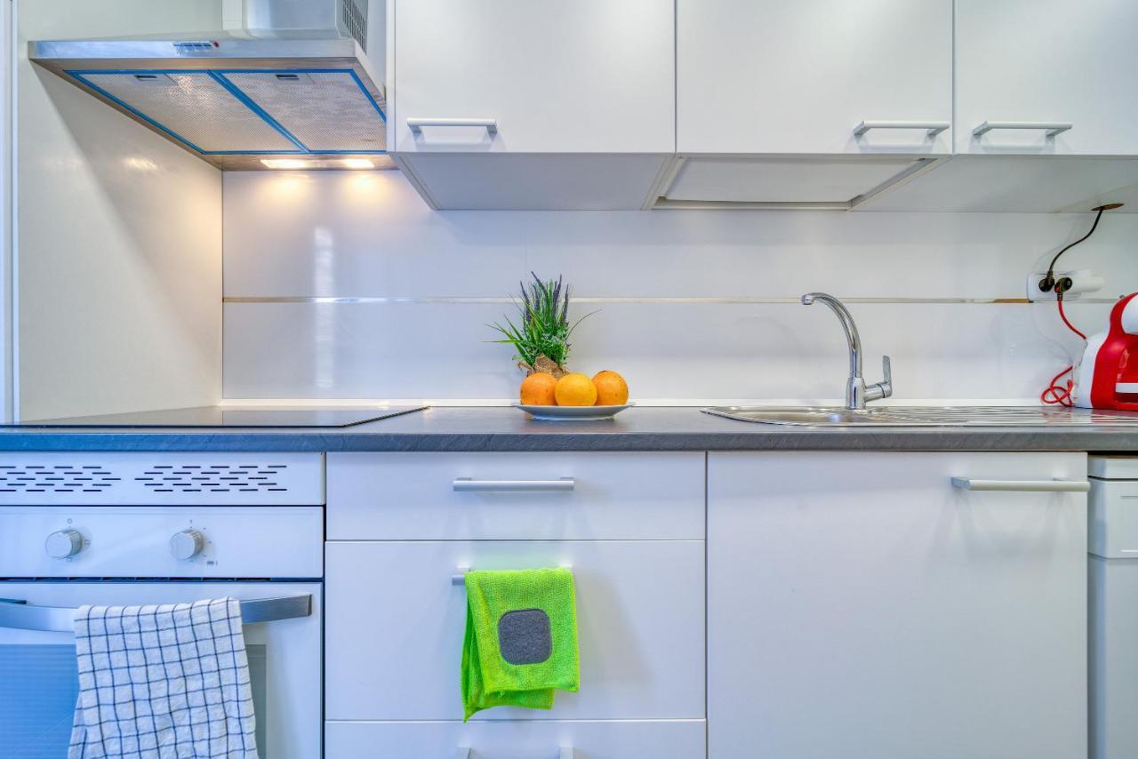 B Casacafe Madrid Pozuelo 2 Bano Fuera De La Habitacion O Compartido Посуело-де-Аларкон Екстер'єр фото