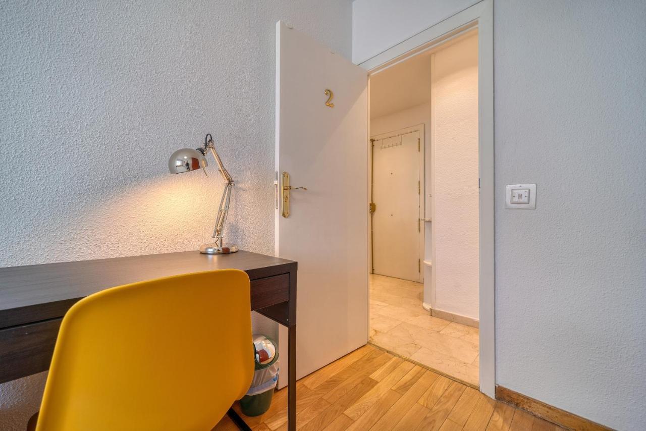 B Casacafe Madrid Pozuelo 2 Bano Fuera De La Habitacion O Compartido Посуело-де-Аларкон Екстер'єр фото
