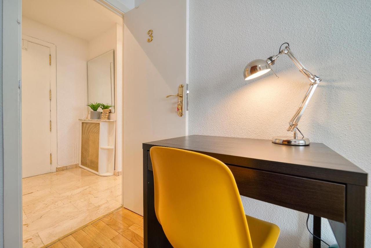 B Casacafe Madrid Pozuelo 2 Bano Fuera De La Habitacion O Compartido Посуело-де-Аларкон Екстер'єр фото
