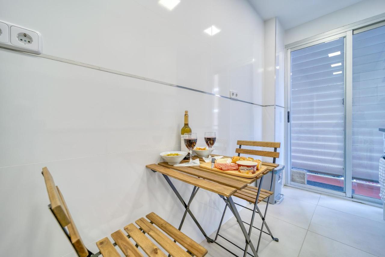 B Casacafe Madrid Pozuelo 2 Bano Fuera De La Habitacion O Compartido Посуело-де-Аларкон Екстер'єр фото